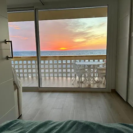 Primera Linea De Mar * פאלס